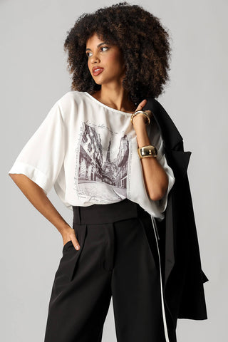 T-shirt Com Estampa e Pedrarias - OFF WHITE