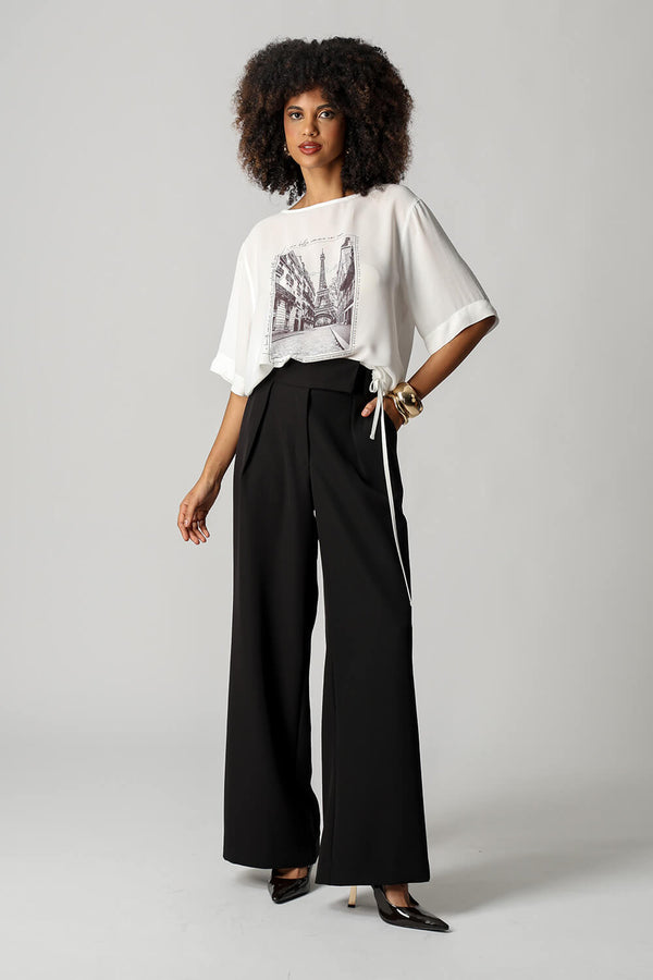 T-shirt Com Estampa e Pedrarias