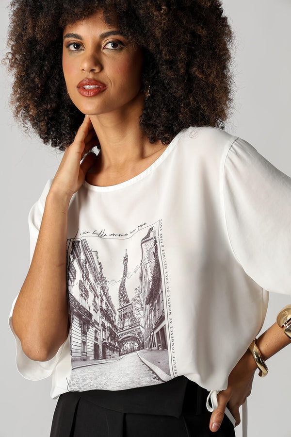 T-shirt Com Estampa e Pedrarias