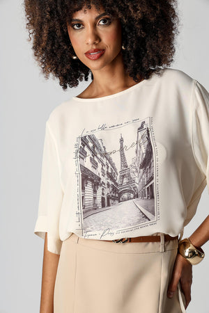 T-shirt Com Estampa e Pedrarias