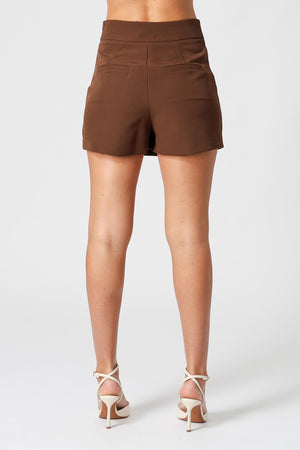 Shorts Saia Com Fivela Dourada
