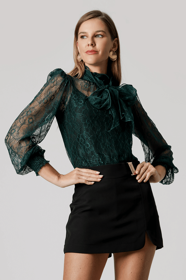 Blusa Gola Alta Com Laço De Renda