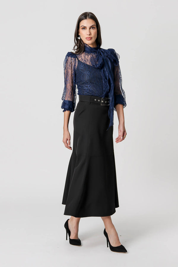 Blusa Gola Alta Com Laço De Renda