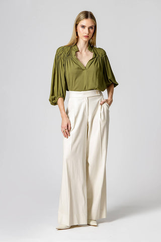 Blusa con detalles fruncidos y canesú - MUSGO CLARO