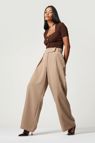 Blusa con botones delanteros - CAFÉ