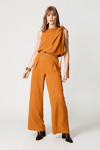 Pantalón ancho con cinturilla fina y pliegues delanteros - CARAMELO