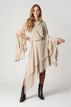 Vestido Camadas Assimétricas