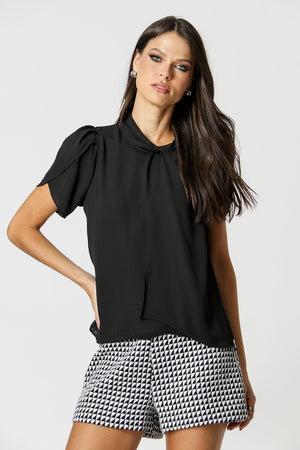 Blusa Com Faixa No Decote