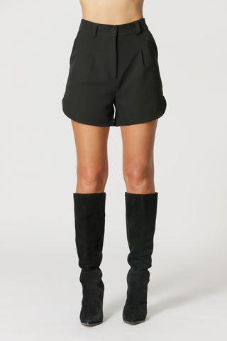 Shorts Alfaiataria Com Barra Arredondada - PRETO