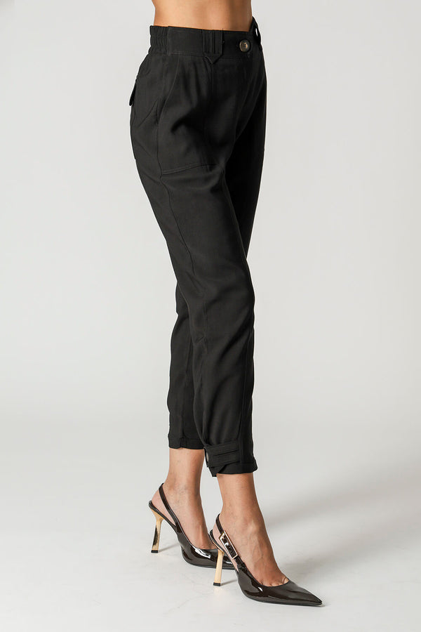 Calça Com Detalhe De Botão Na Barra TRIMIX
