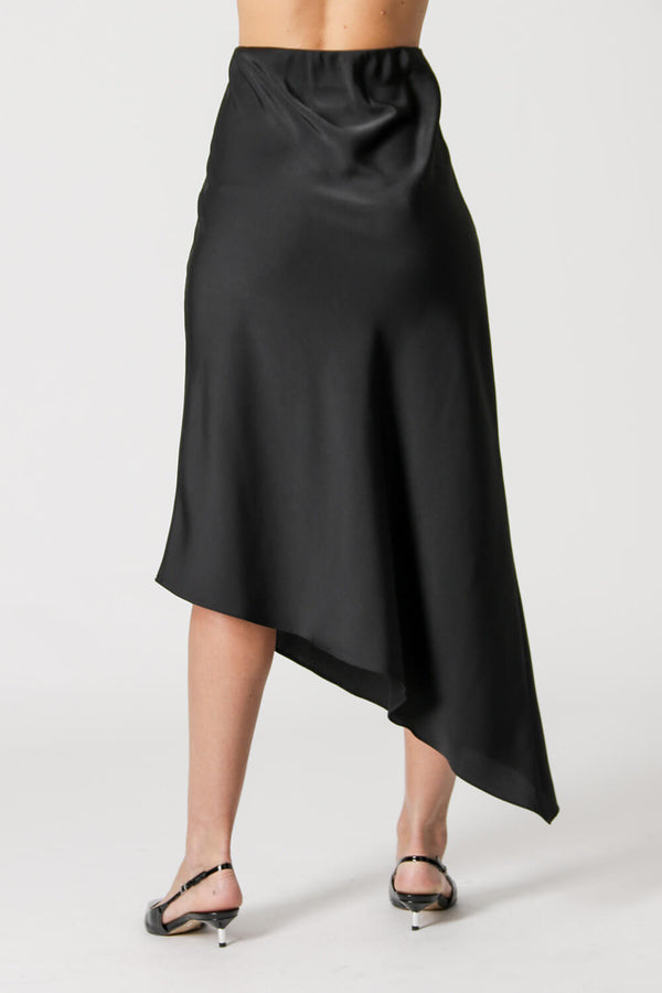 Saia Midi Assimétrica Em Cetim