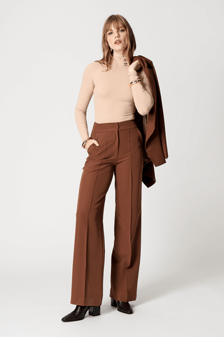 Blusa Canelada Slim Com Gola Alta e Botões - AREIA