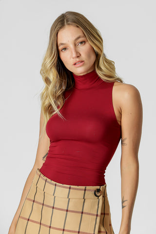 Blusa de cuello alto - VINO