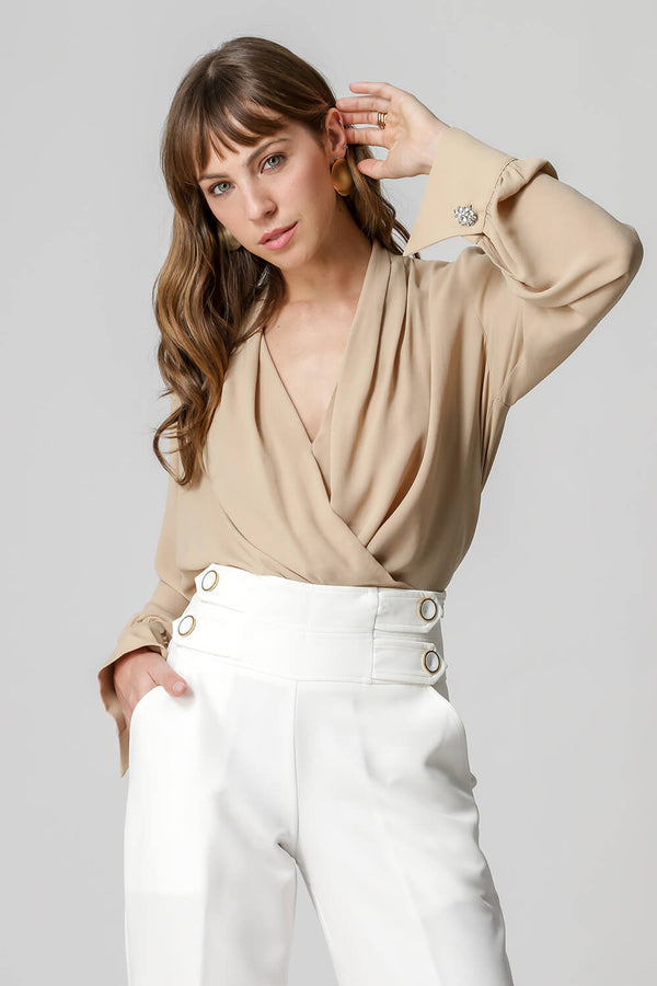 Blusa Com Botão de Strass