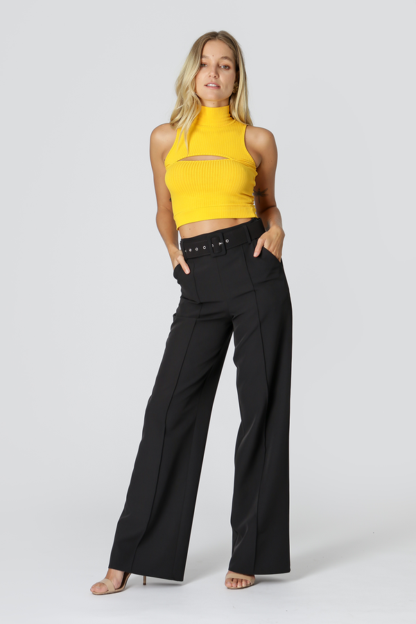 Blusa Cropped com Gola