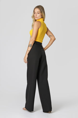 Blusa Cropped com Gola