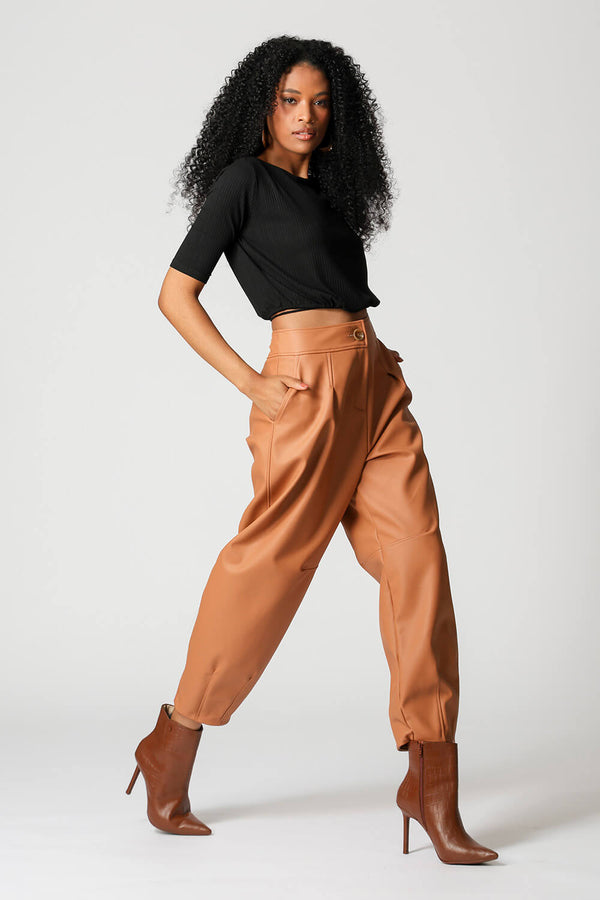 Blusa Decote Canoa Com Amarracão