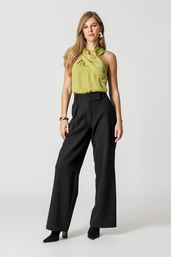 Blusa Com Decote Assimétrico Diferenciado