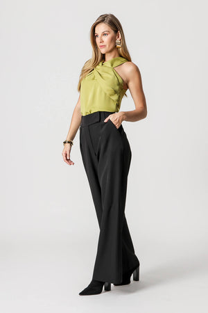 Blusa Com Decote Assimétrico Diferenciado