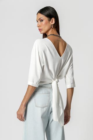 Blusa con bajo anudado - BLANCO ROJO