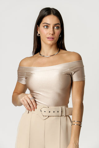 Blusa metalizada con hombros descubiertos - BEIGE