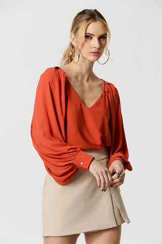 Blusa com Pregas no Ombro - TELHA