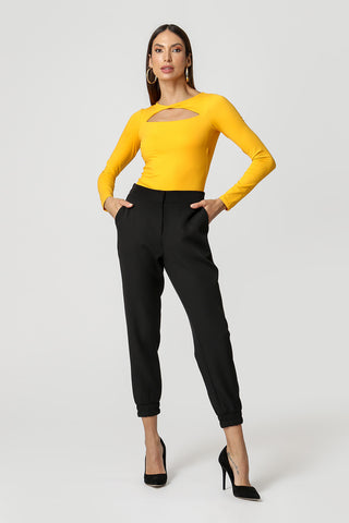 Blusa con escote torcido - MOSTAZA 3