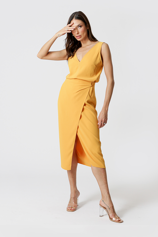 Blusa con costuras en contraste - MOSTAZA