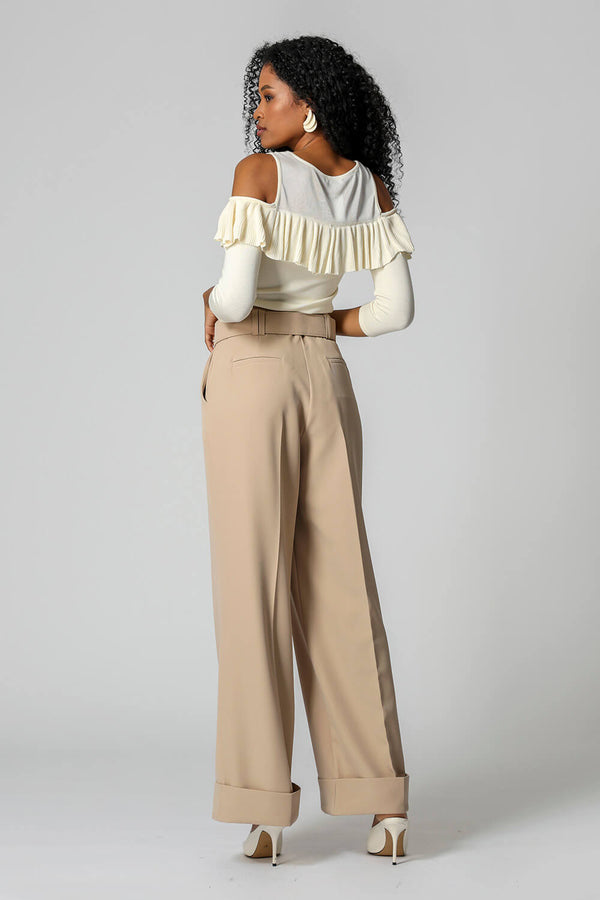 Blusa de Retilínea com Babado Ombro a Ombro