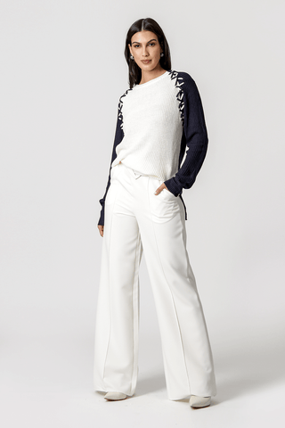 Blusa Tricot Bicolor com Detalhe Trançado - OFF WHITE-MAR