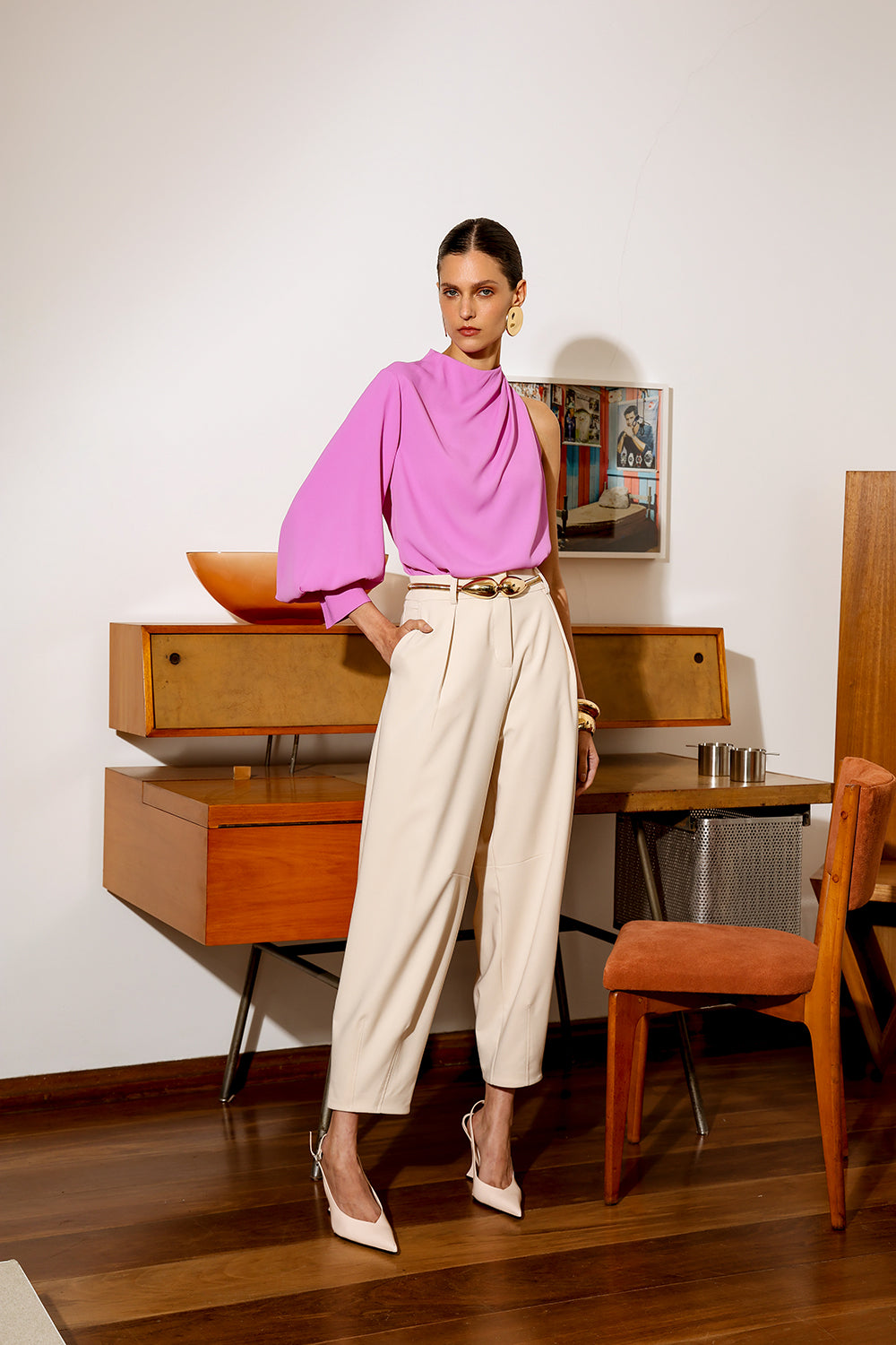 Calça Barrel Com Pregas e Bolsos - CRU