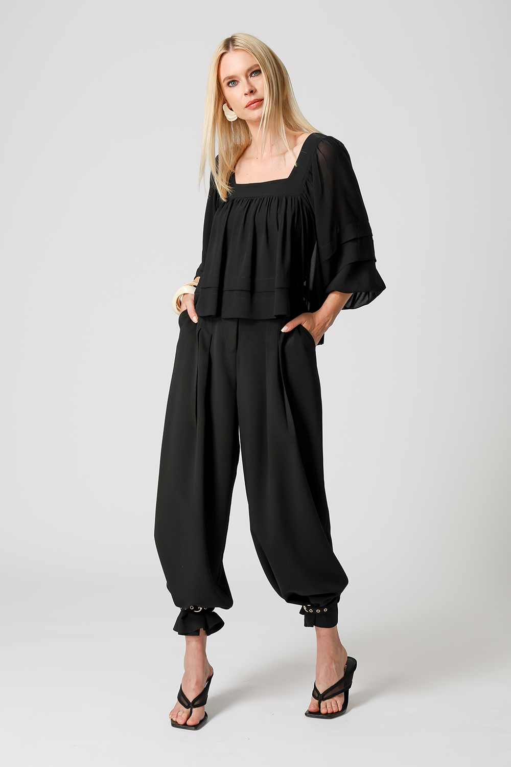 Bata de Manga Bufante Com Pregas - PRETO