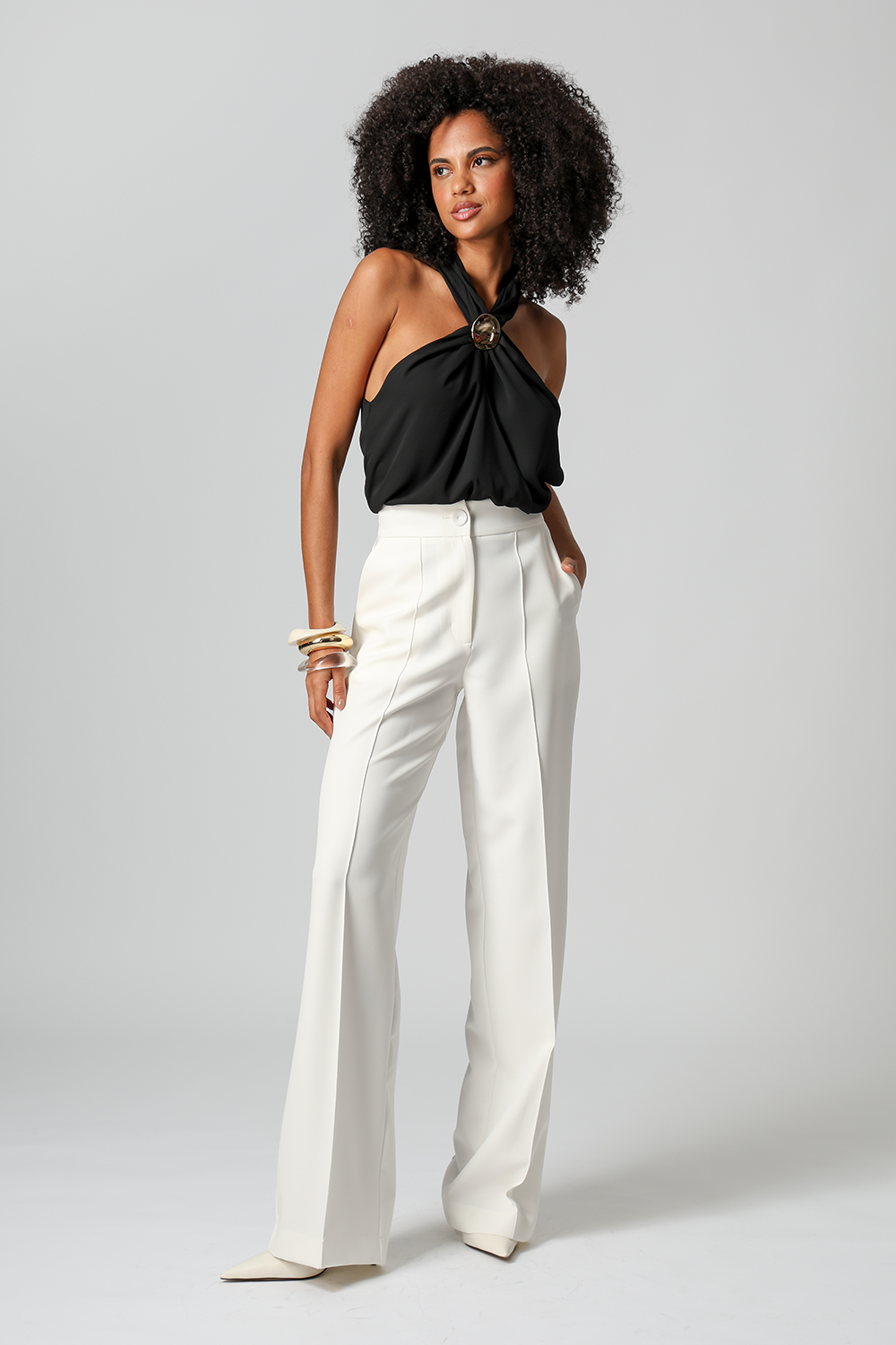 Blusa Transpassada Com Passante Dourado - PRETO