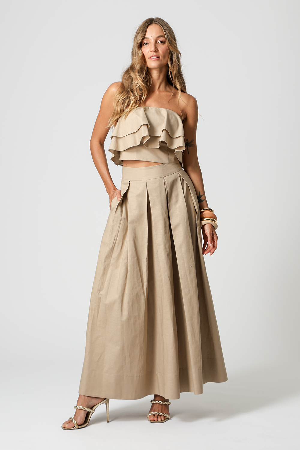 Saia de Pregas Com Volume - AREIA