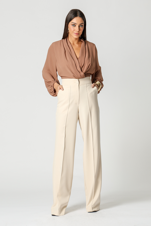 Calça Pantalona Com Vinco