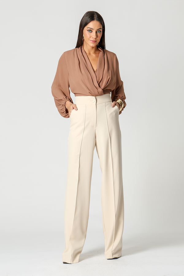 Calça Pantalona Com Vinco