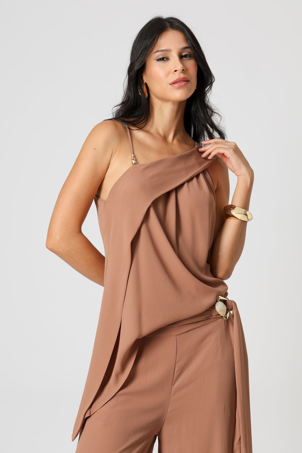 Blusa Assimétrica Com Pala - MARROM