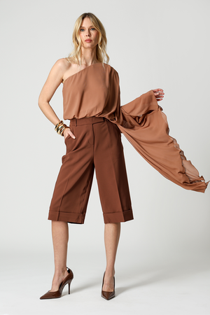 Calça Capri De Barra Italiana Em Alfaiataria