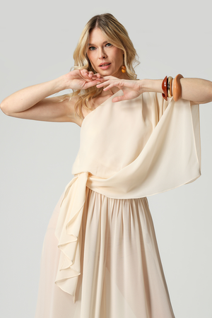 Blusa Ombro Único Com Manga Lenço