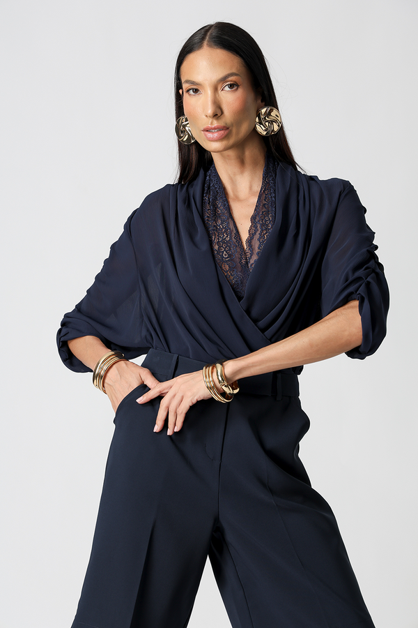 Blusa Cachequer Chiffon Plissado Com Renda