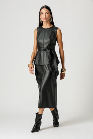 Blusa Peplum em Couro Sintético Com Faixa