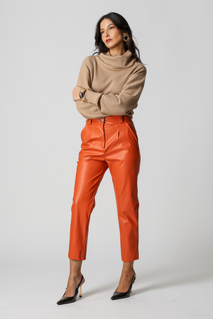 Calça Cenoura Em Couro Sintético
