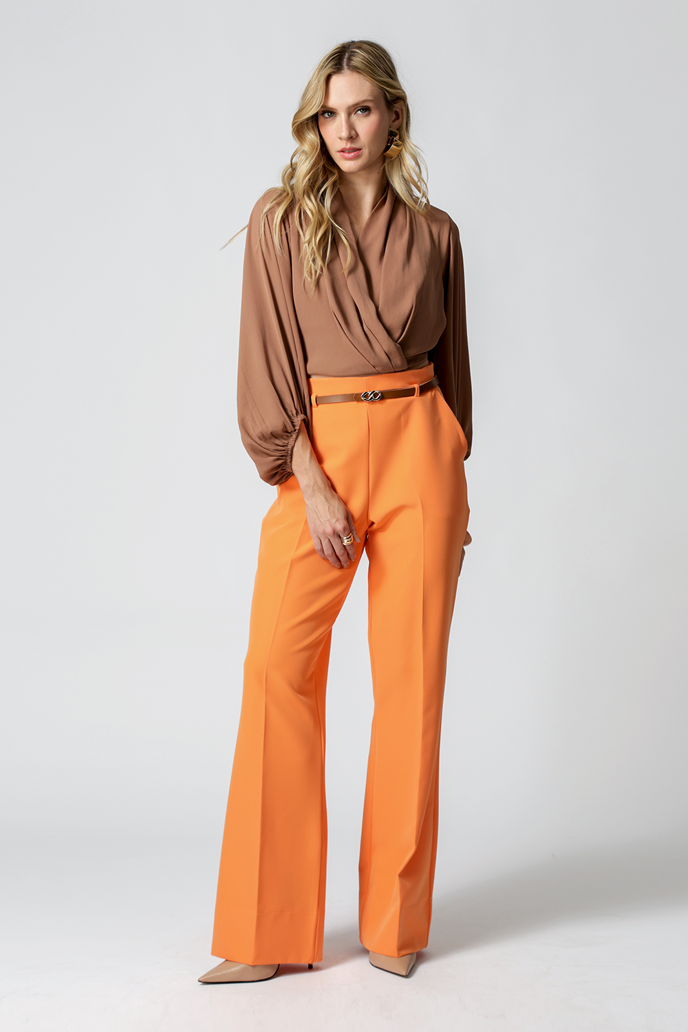 Blusa Transpassada Manga Longa Bufante - MARROM