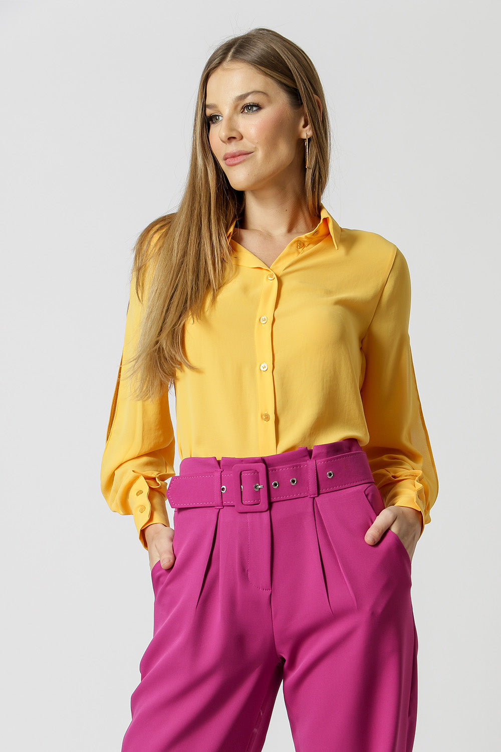 Camisa con abertura en las mangas - SOL