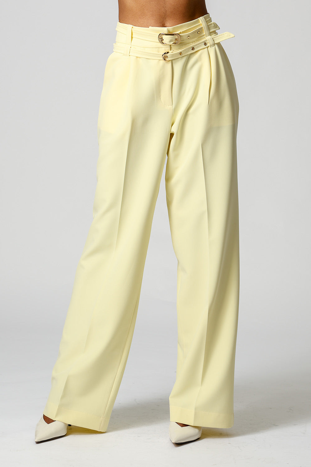 Calça Alfaiataria Com Pregas e Cintos - AMARELO CL