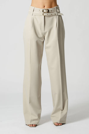 Calça Alfaiataria Com Pregas e Cintos - GELO ESC