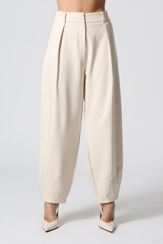 Calça Barrel Com Pregas e Bolsos - CRU