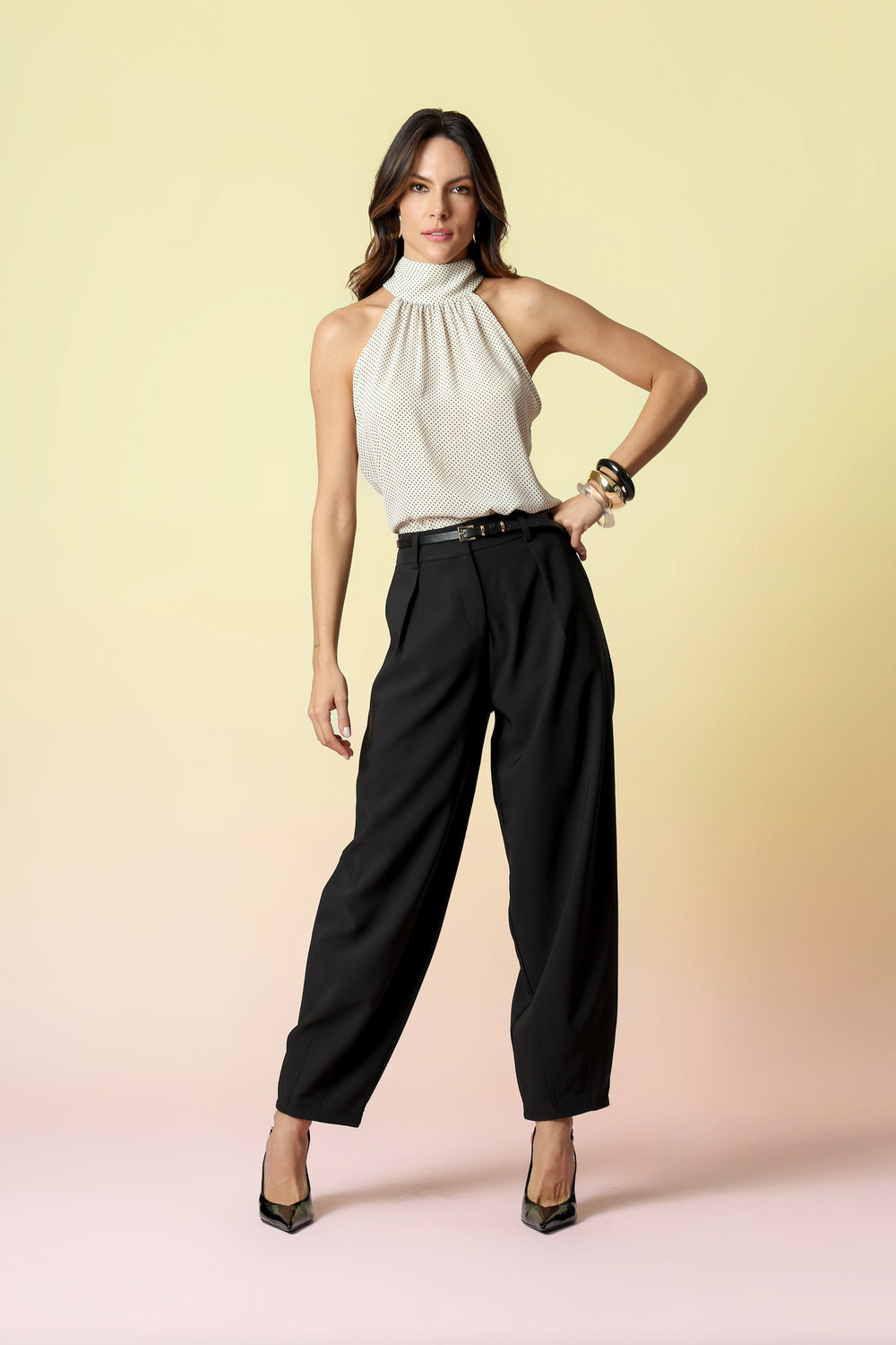 Calça Barrel Com Pregas e Bolsos - PRETO