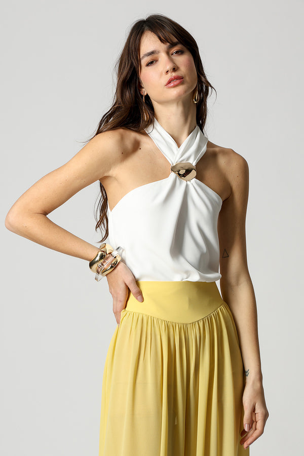 Blusa Com Fivela No Decote