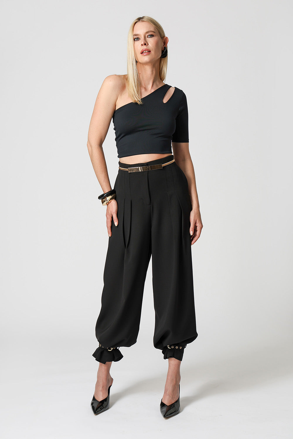 Blusa Ombro Único Vazado - PRETO